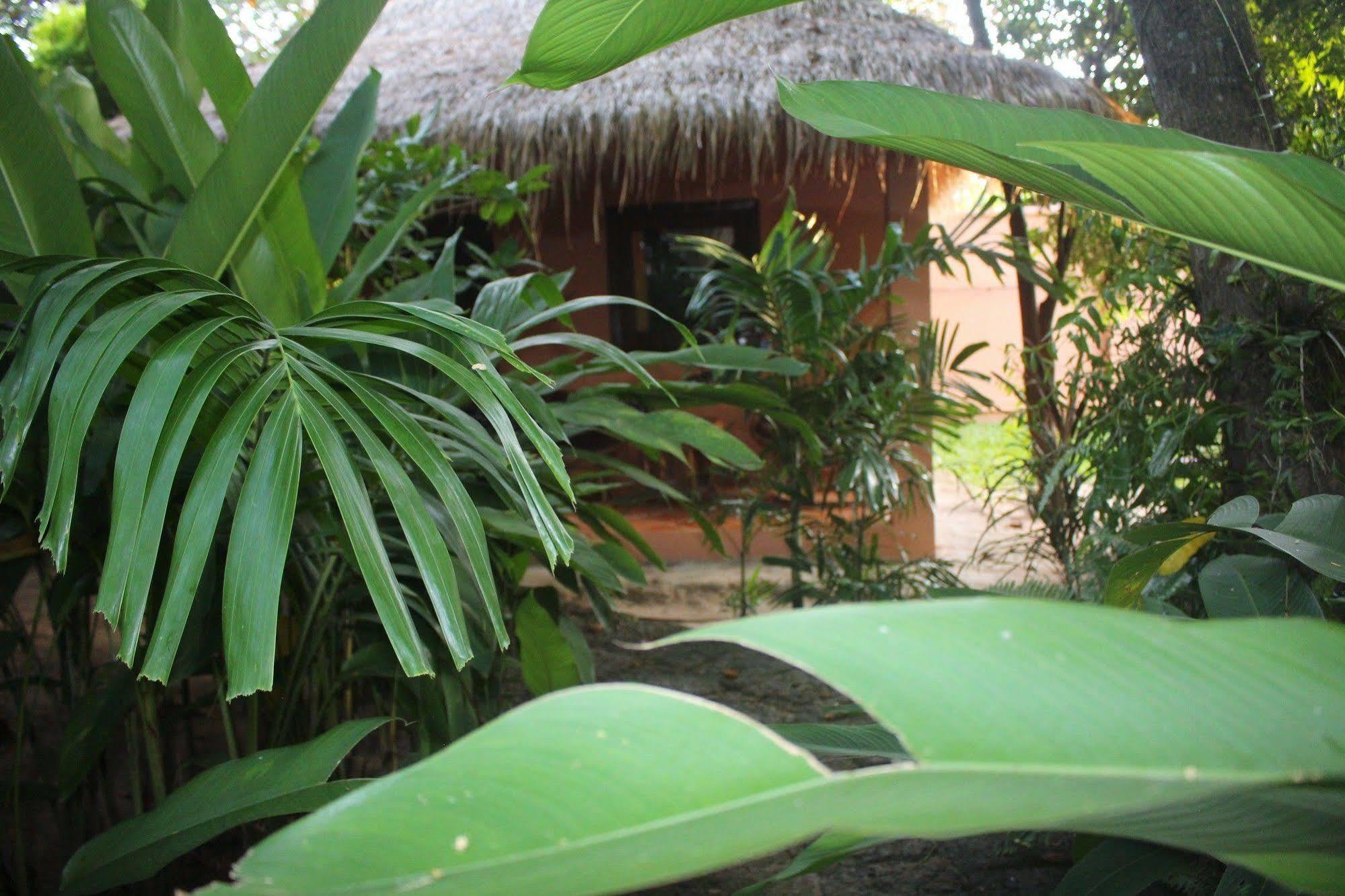 Botanica Hotel Kep Exterior photo