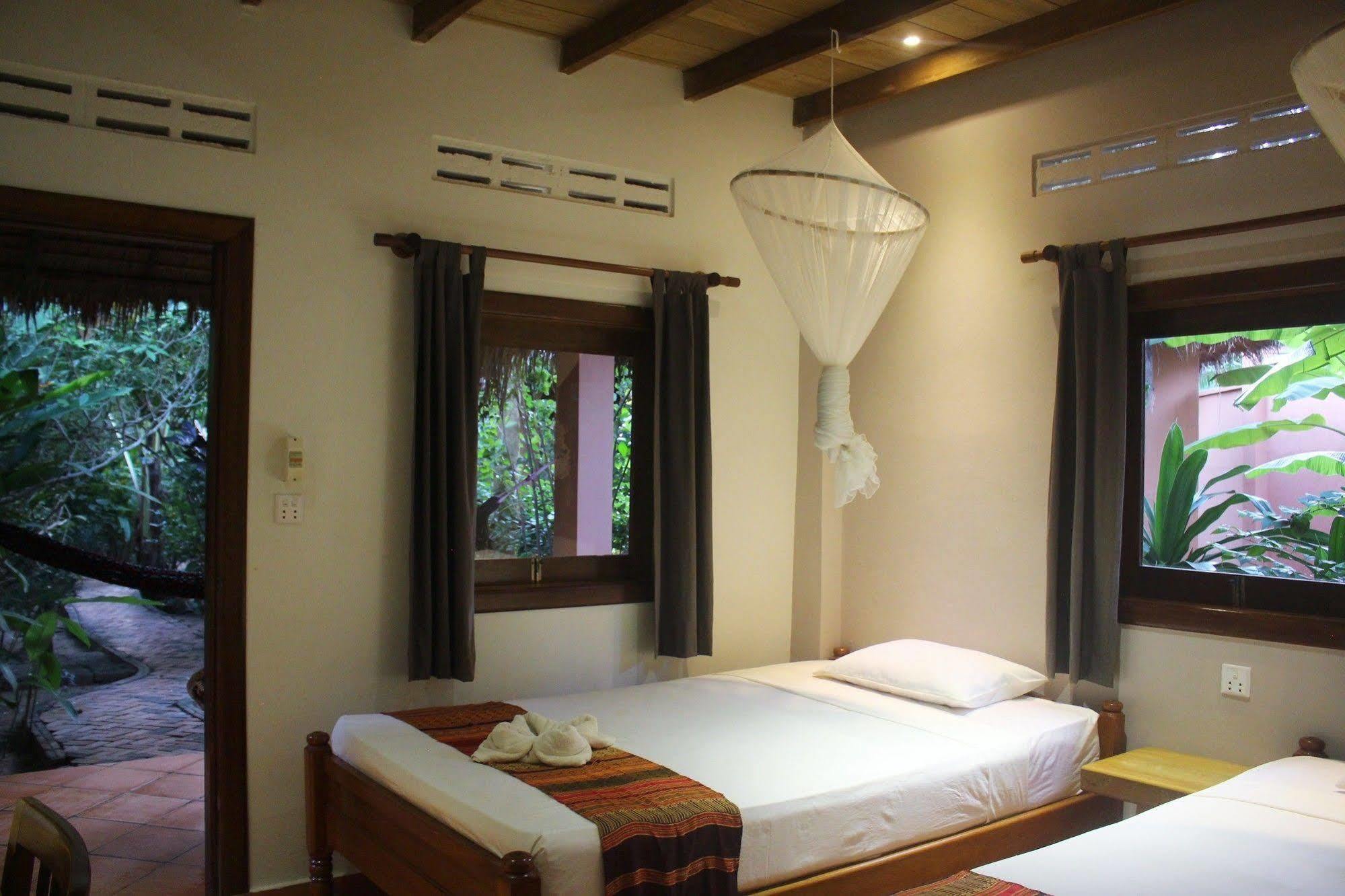 Botanica Hotel Kep Exterior photo