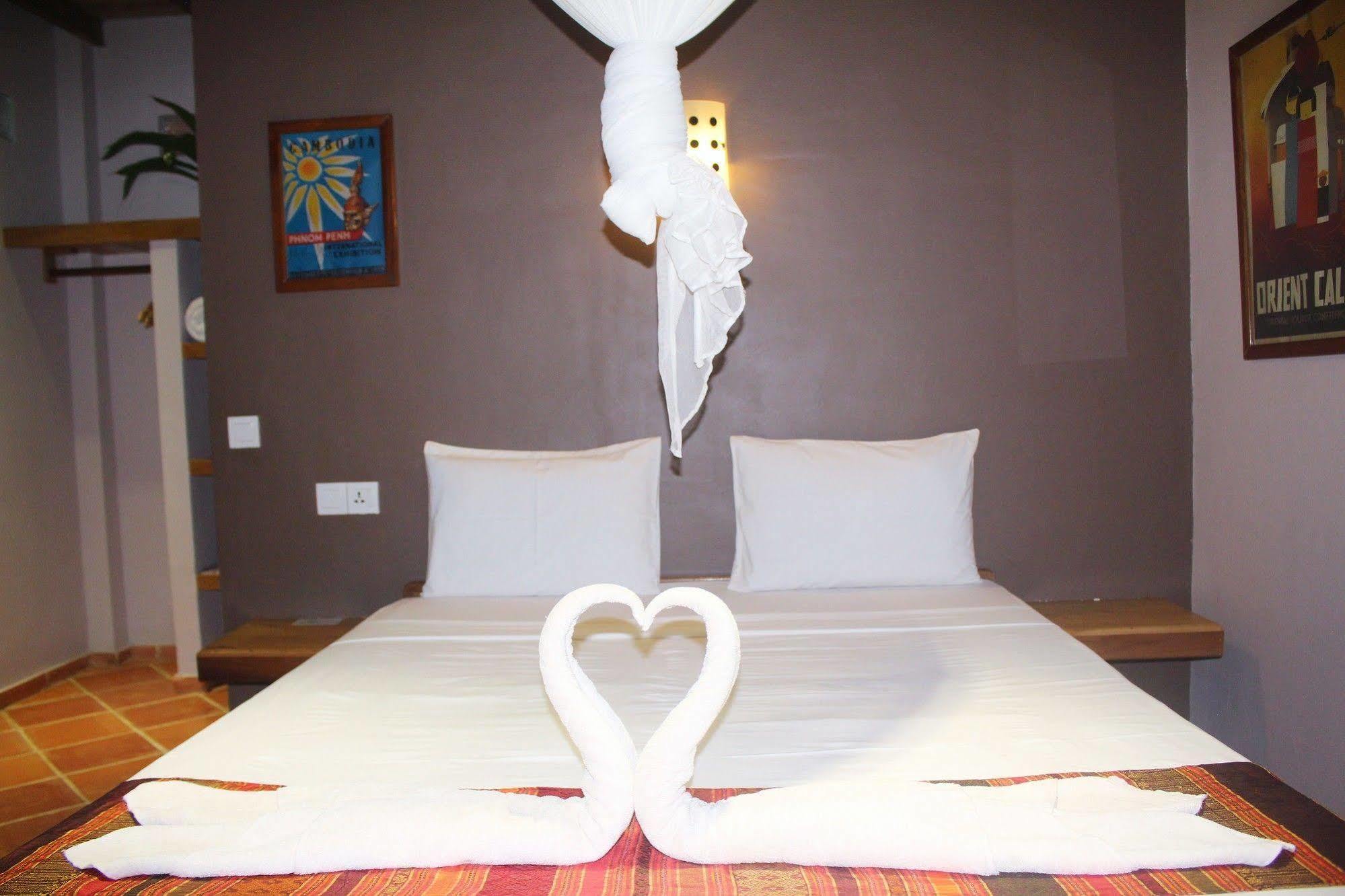 Botanica Hotel Kep Exterior photo