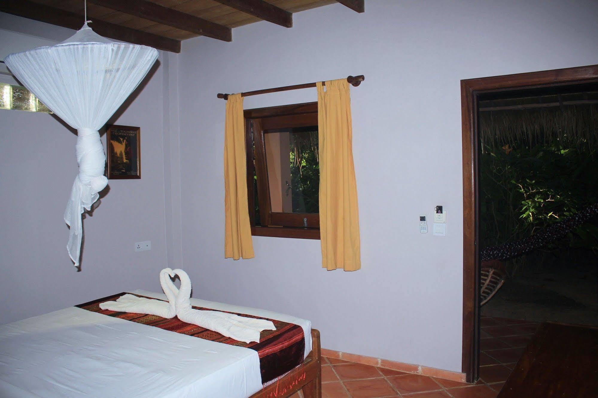 Botanica Hotel Kep Exterior photo