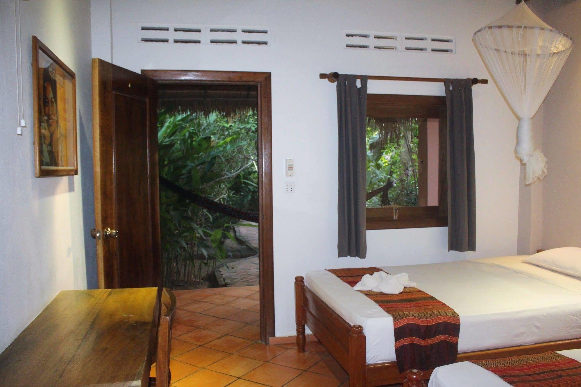 Botanica Hotel Kep Exterior photo